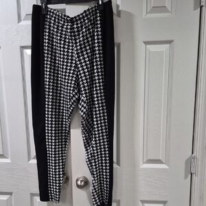 SHEIN Black and White Houndstooth Leggings